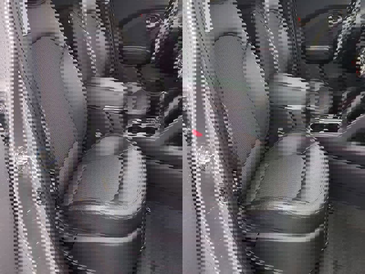 Used 2012 Hyundai Tucson GLS image 21