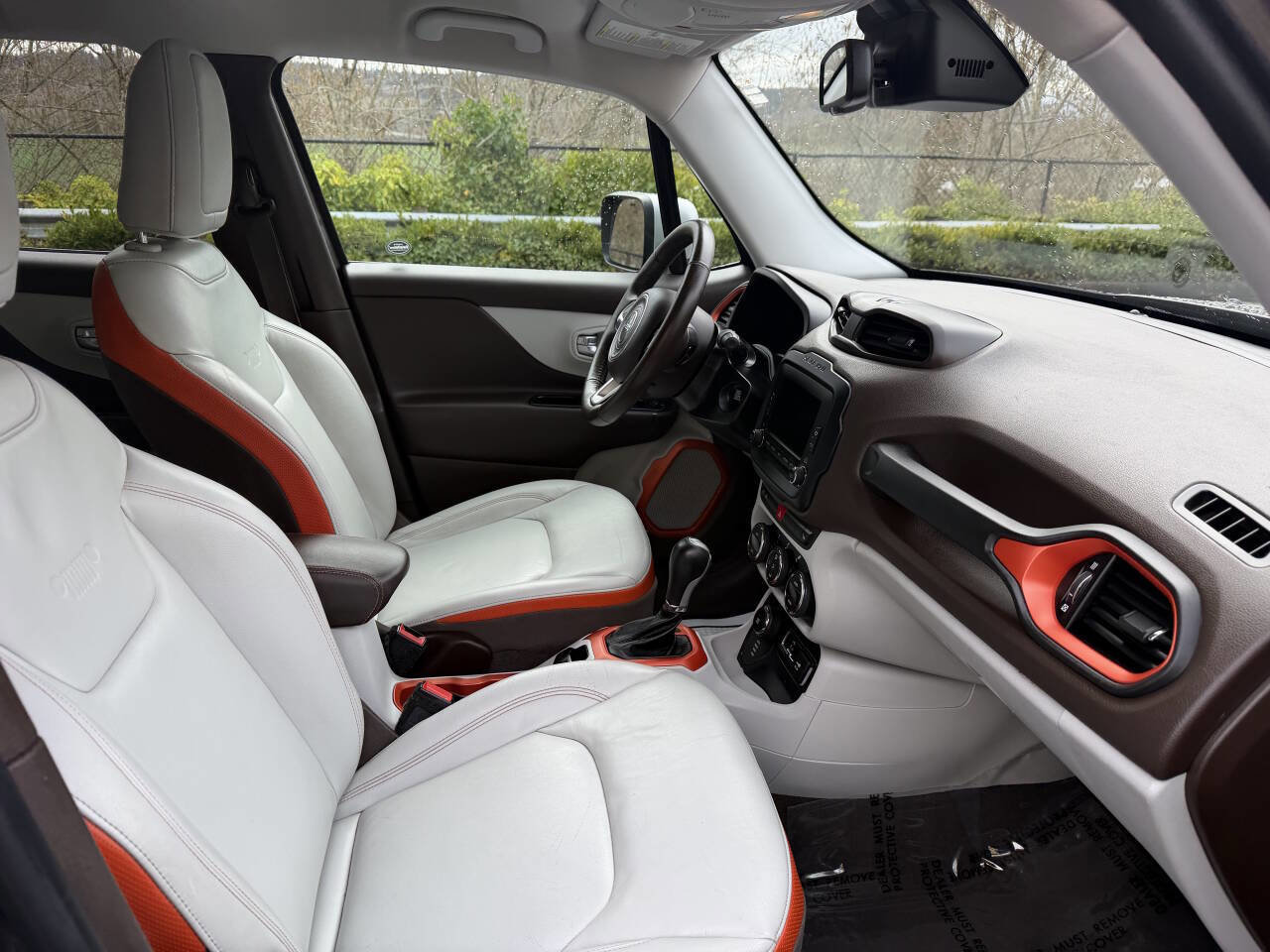 Used 2017 Jeep Renegade Limited image 15