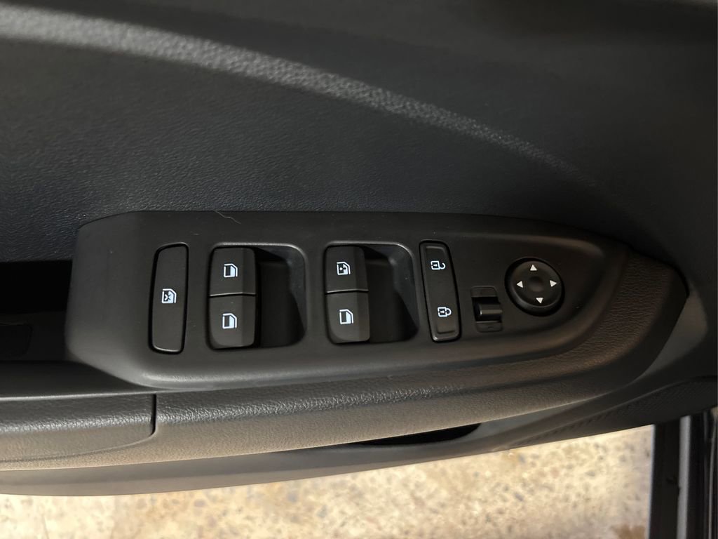 Certified 2026 Hyundai Venue SEL FWD image 35