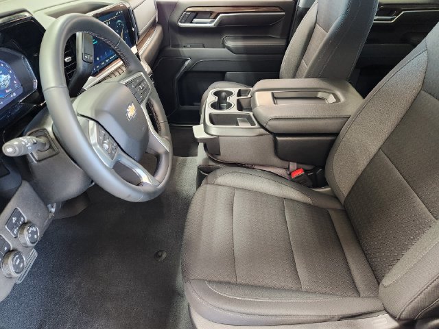 Used 2025 Chevrolet Silverado 1500 LT AWD/4WD image 4