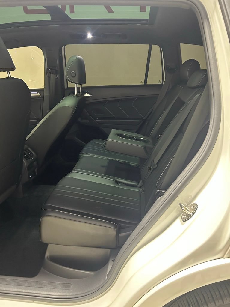 Used 2024 Volkswagen Tiguan SE R-Line AWD/4WD image 26