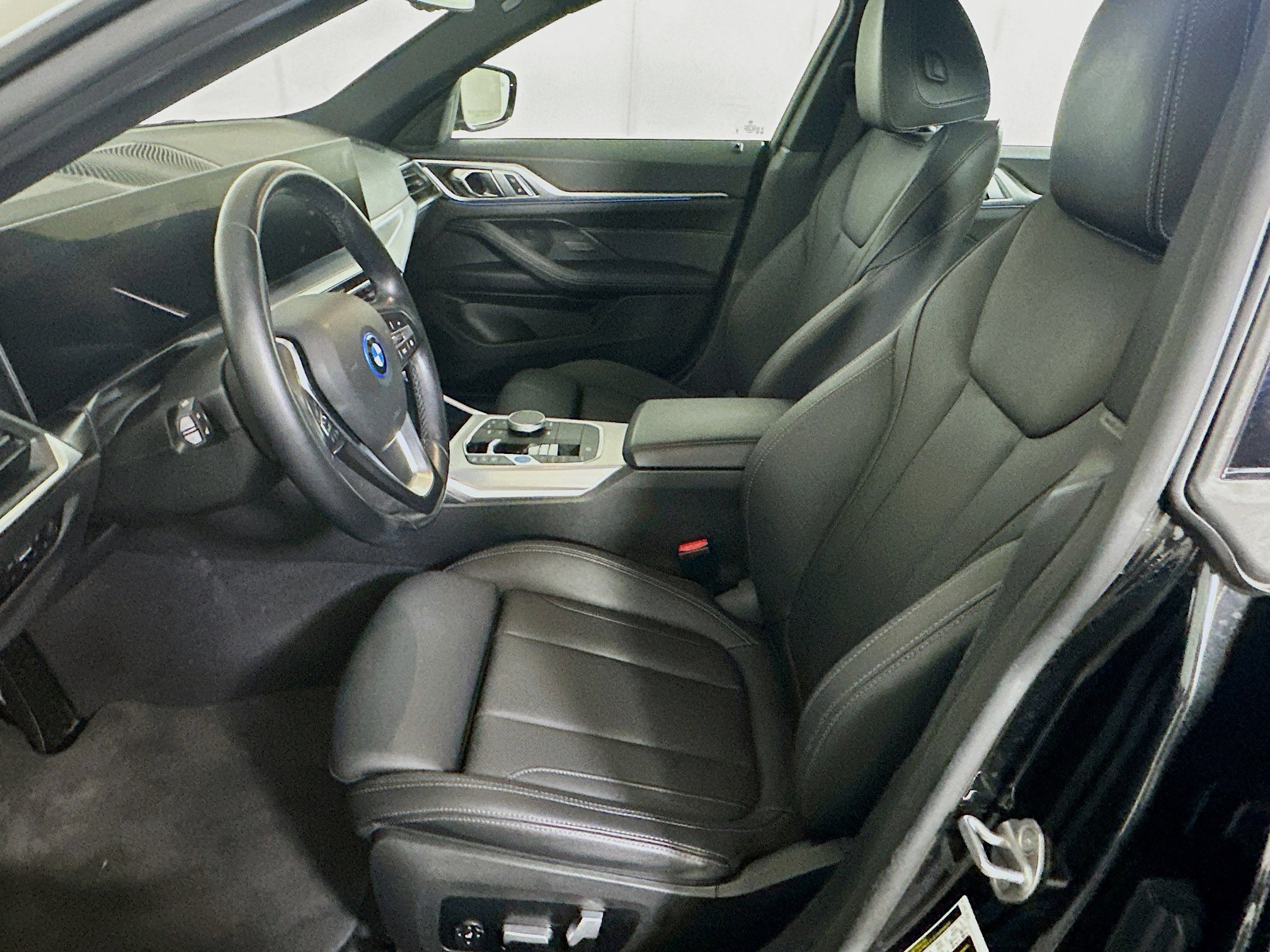 Used 2024 BMW i4 eDrive35 w/ Convenience Package image 13