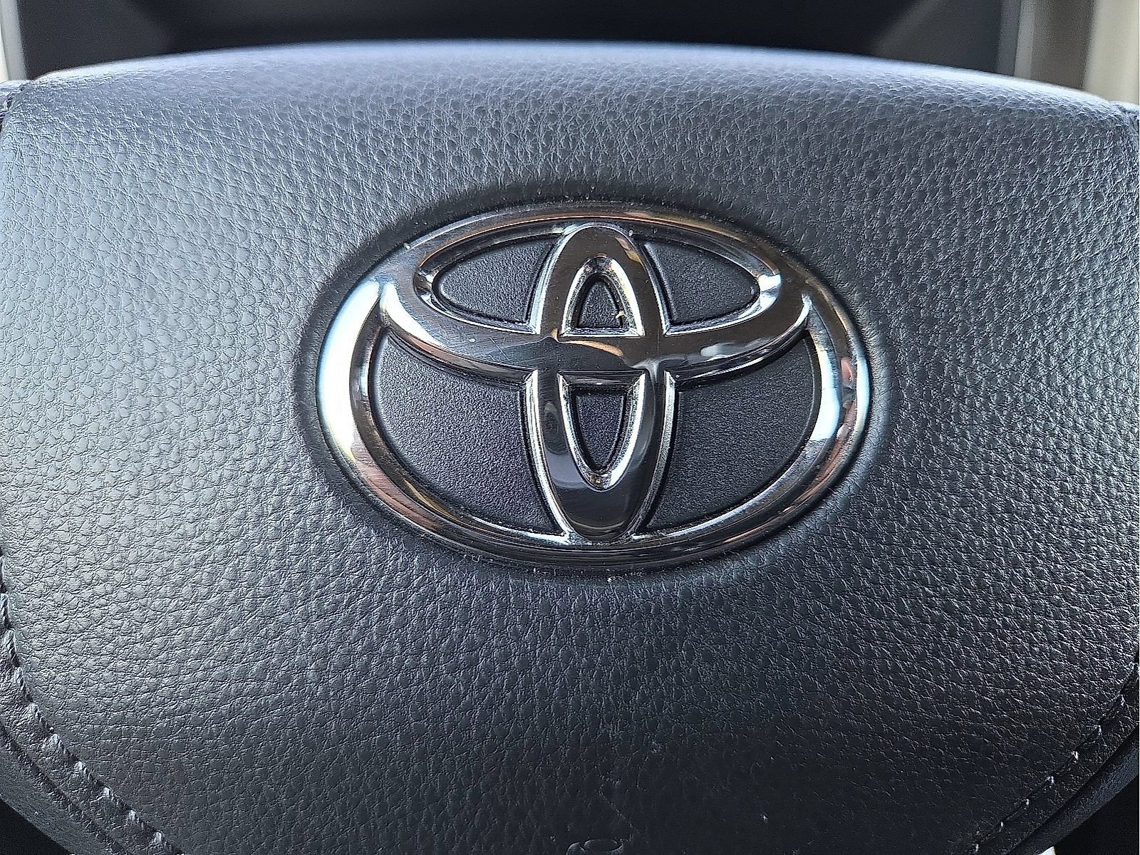 Used 2025 Toyota Sequoia SR5 AWD/4WD image 22