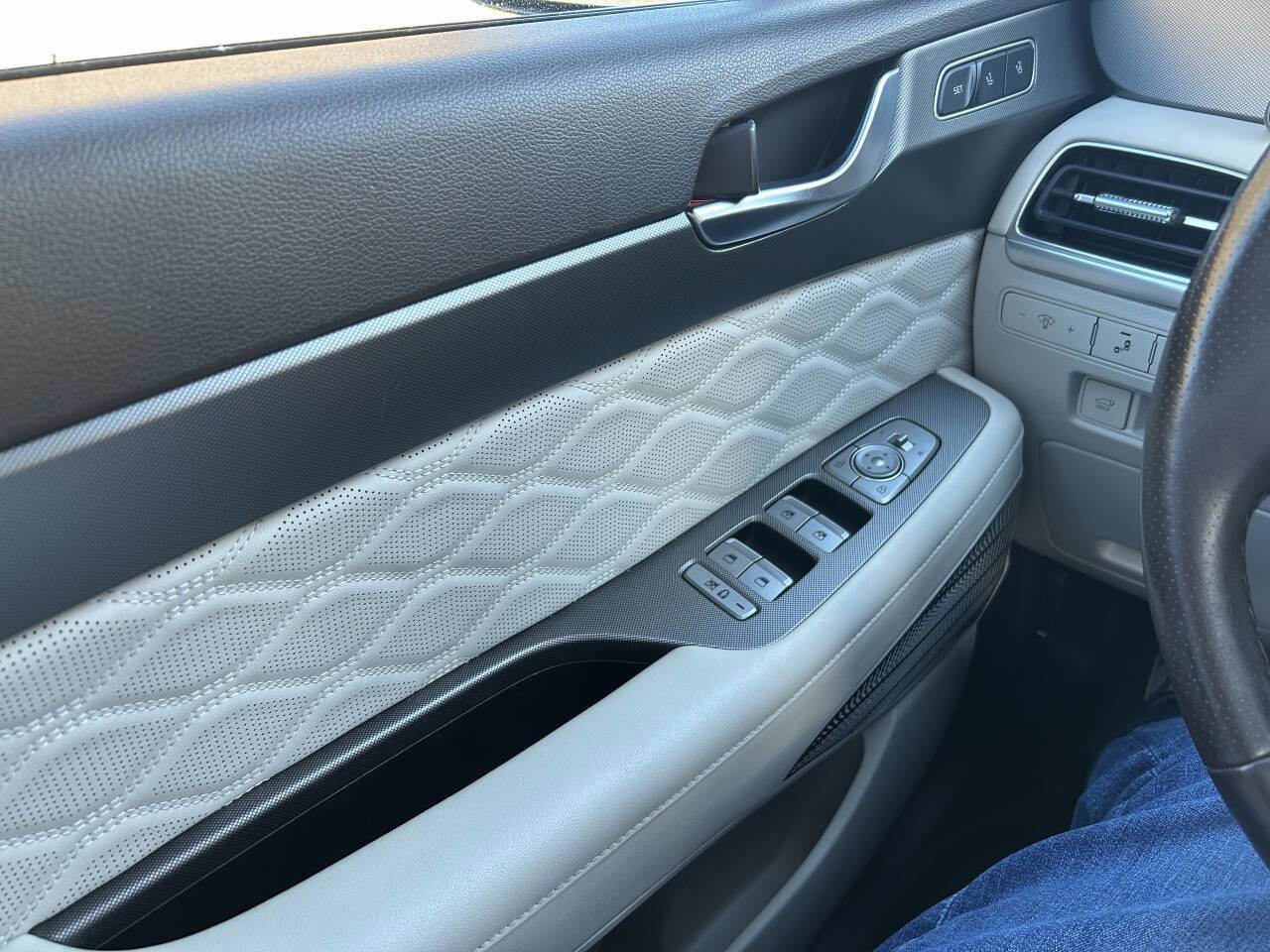 Used 2021 Hyundai Palisade Calligraphy image 31