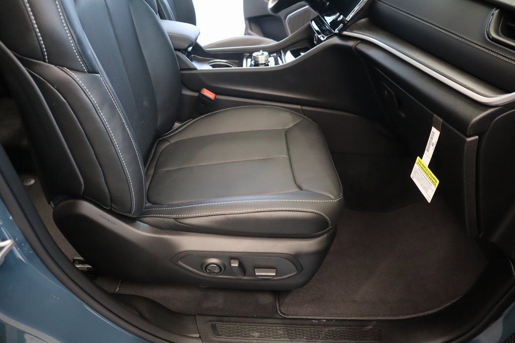 New 2026 Jeep Grand Cherokee L Limited image 12