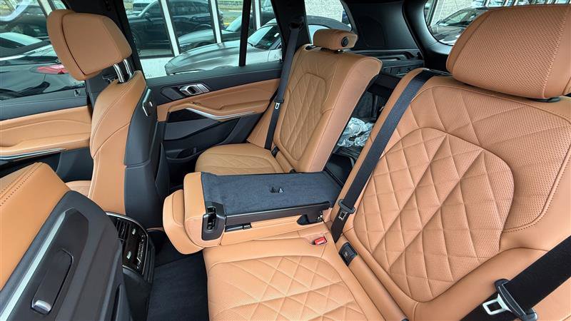 Used 2025 BMW X5 xDrive50e w/ M Sport Package image 23