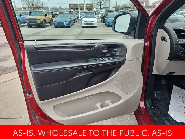 Used 2014 Dodge Grand Caravan SXT image 11
