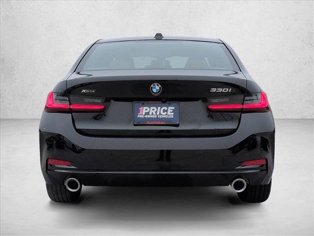 Used 2025 BMW 330i xDrive Sedan w/ Premium Package image 7