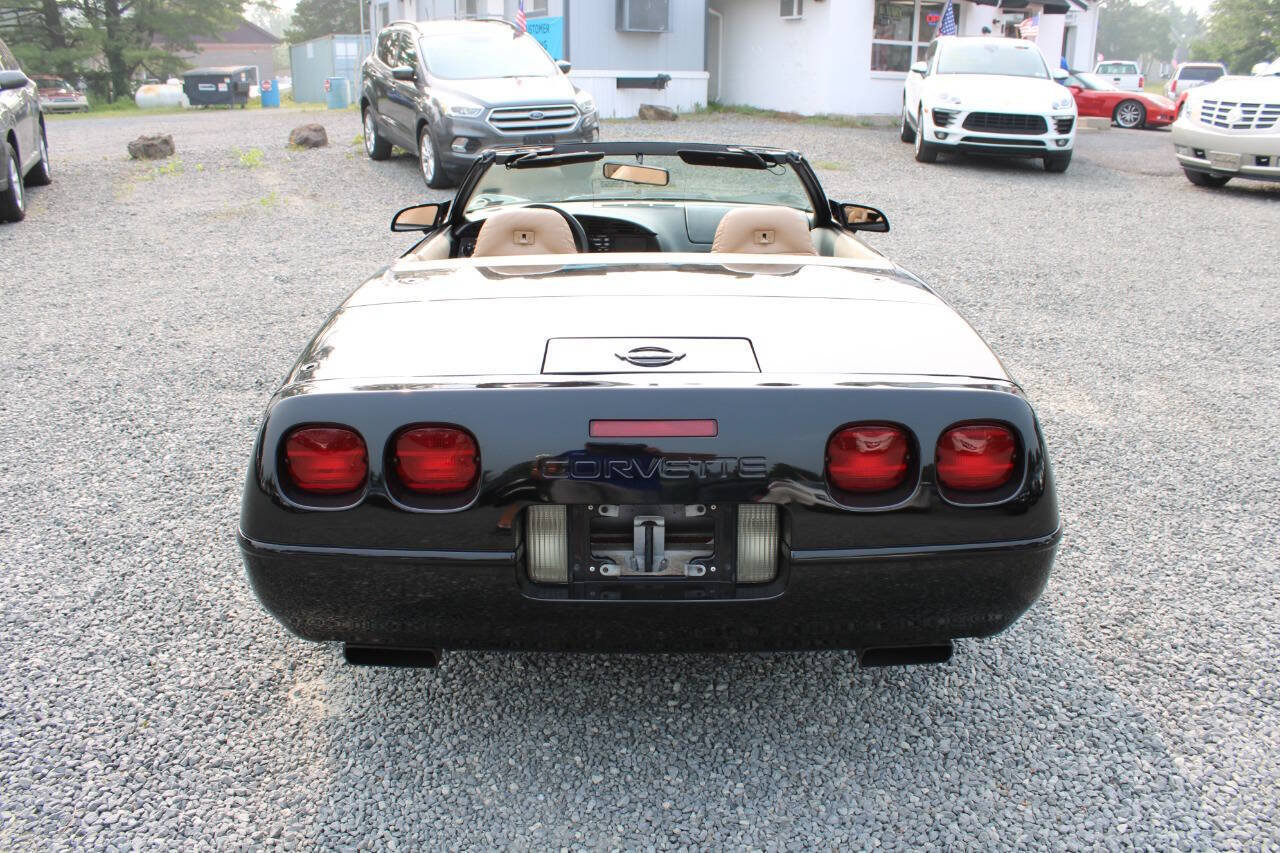 Used 1996 Chevrolet Corvette Convertible RWD image 8