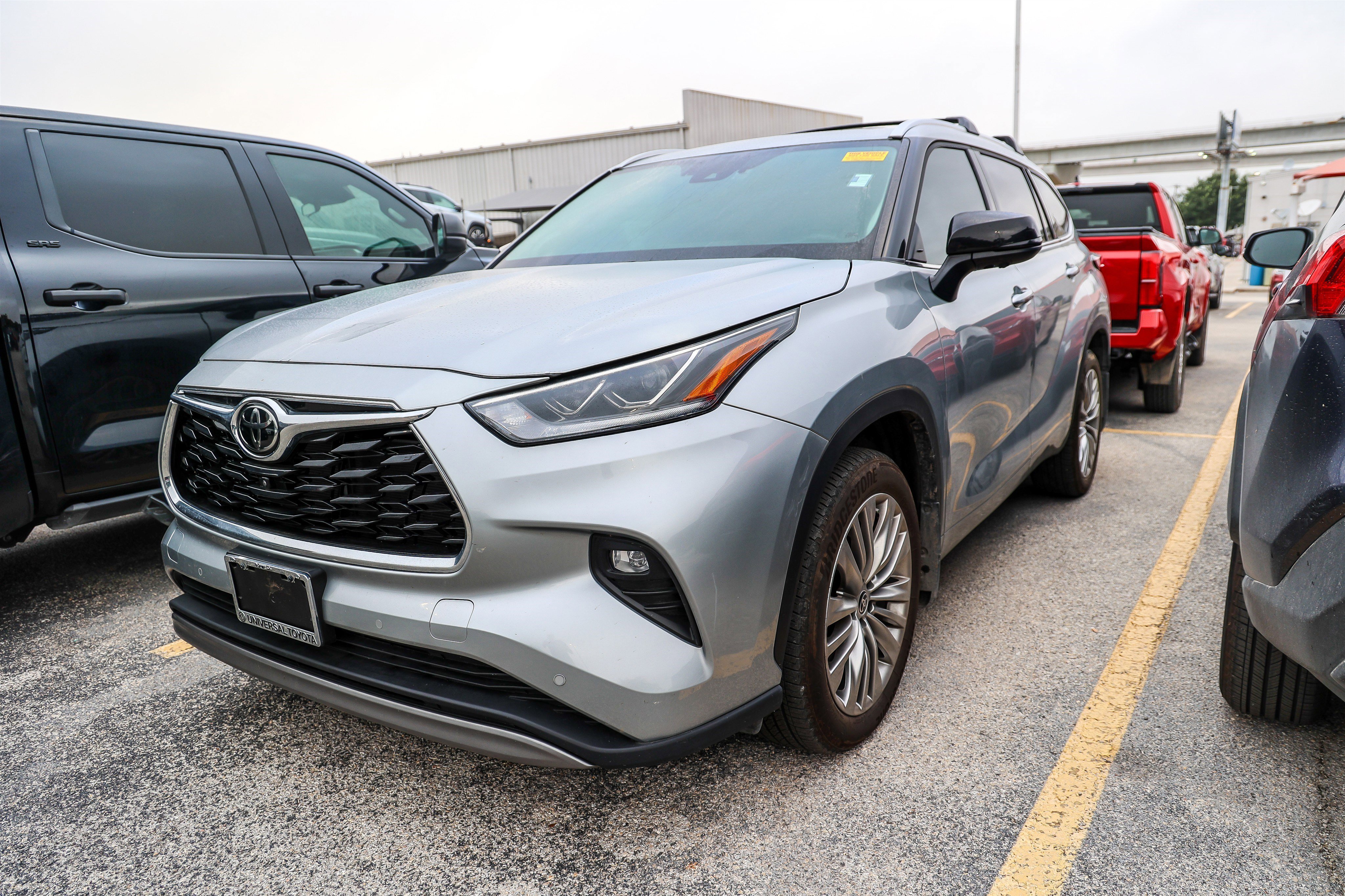 Used 2025 Toyota Highlander Platinum