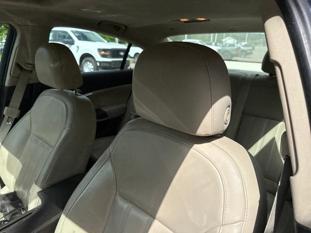 Used 2013 Buick Regal Premium FWD image 13