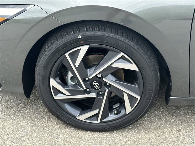 Used 2024 Hyundai Elantra SEL w/ Convenience Package image 13