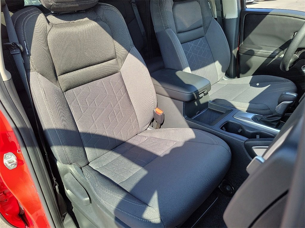 Used 2025 Nissan Frontier SV image 16