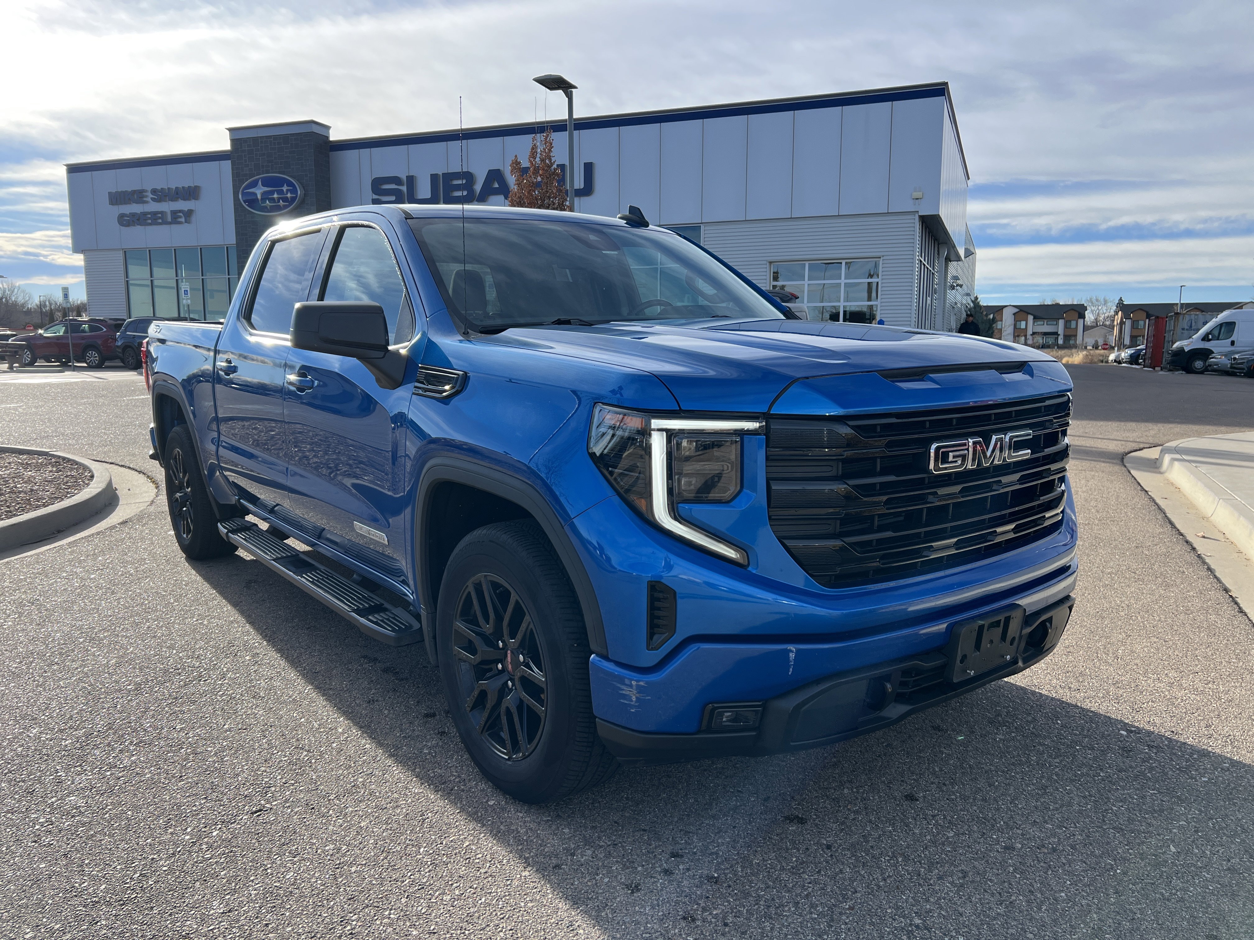 Used 2022 GMC Sierra 1500 Elevation w/ LPO, Elevation Black Package image 8