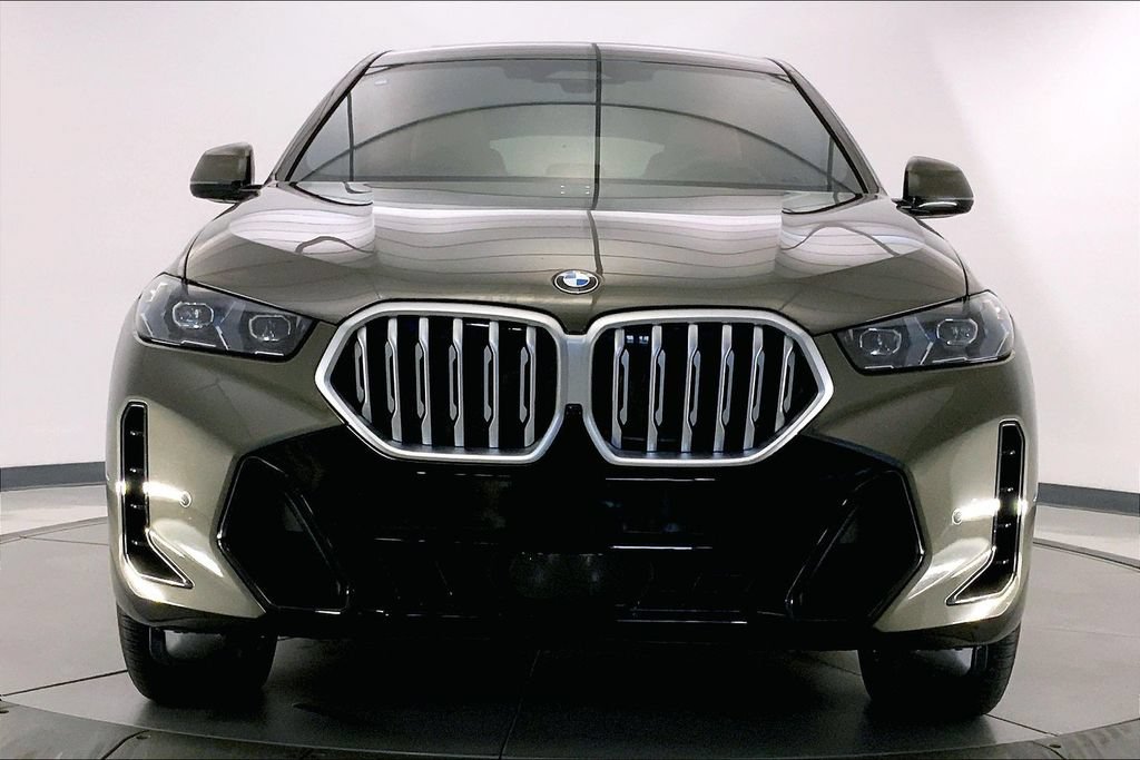 Certified 2026 BMW X6 xDrive40i AWD/4WD image 2