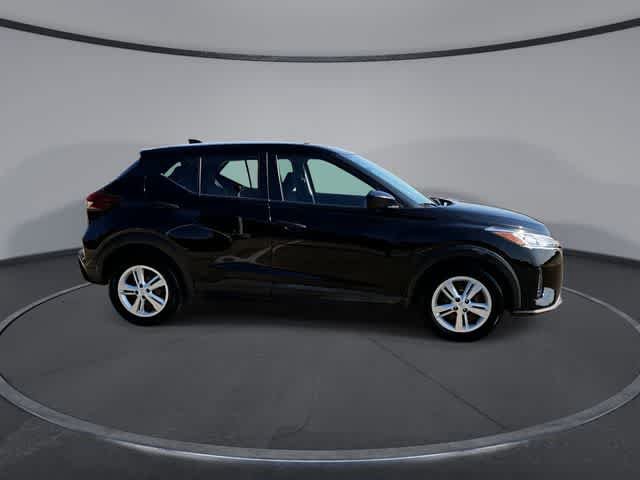 Used 2022 Nissan Kicks S FWD image 9