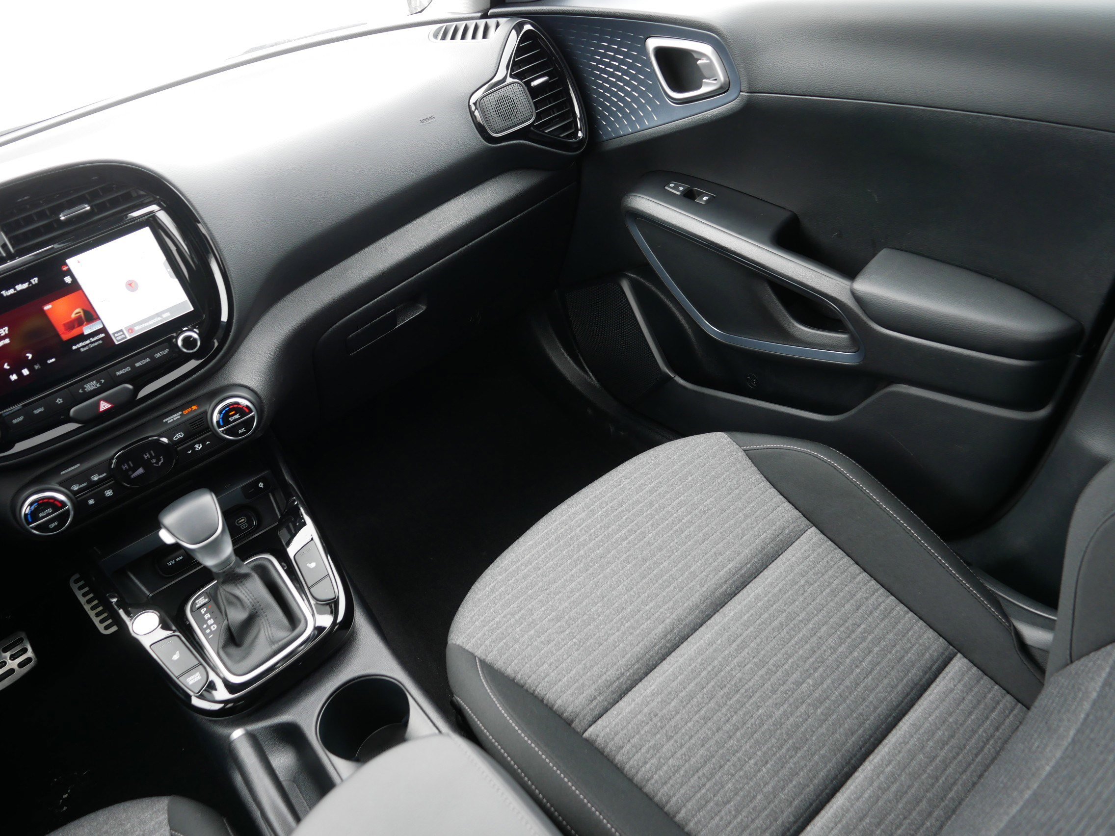 Certified 2024 Kia Soul EX image 11