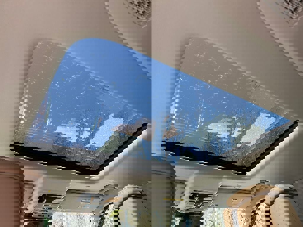 New 2025 Land Rover Discovery Metropolitan Edition image 28