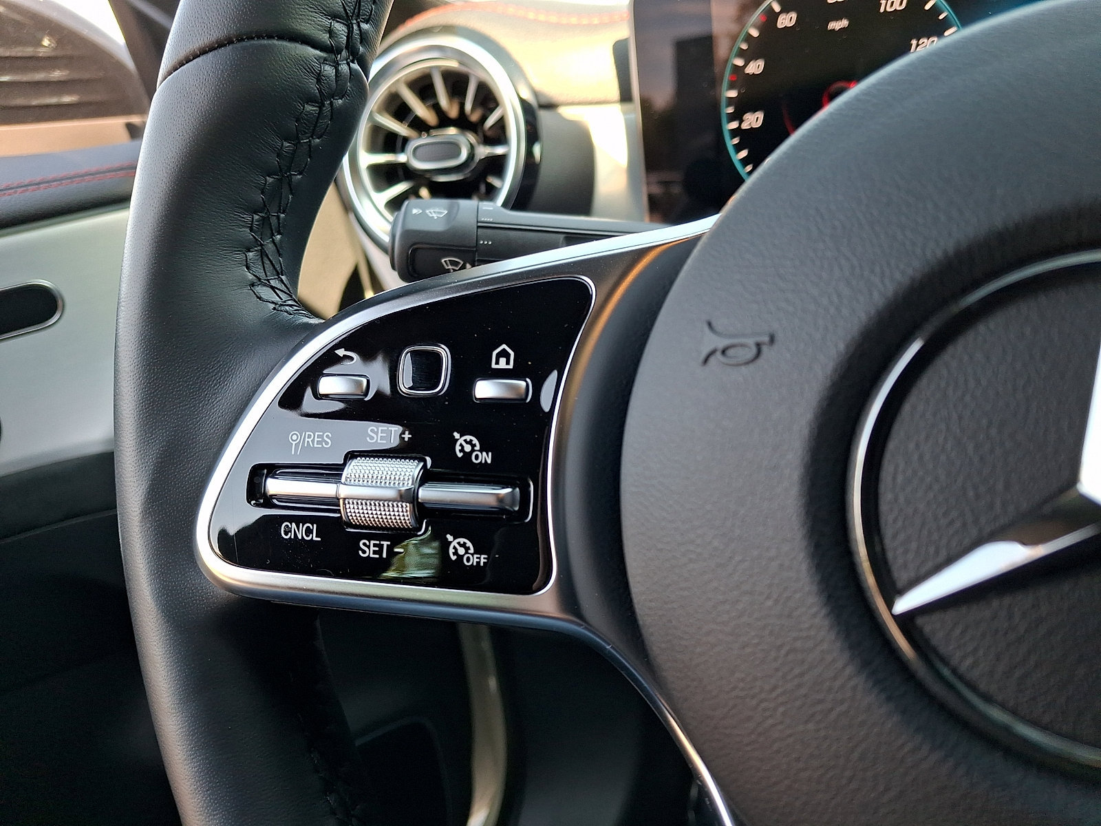Used 2023 Mercedes-Benz CLA 250 4MATIC image 20