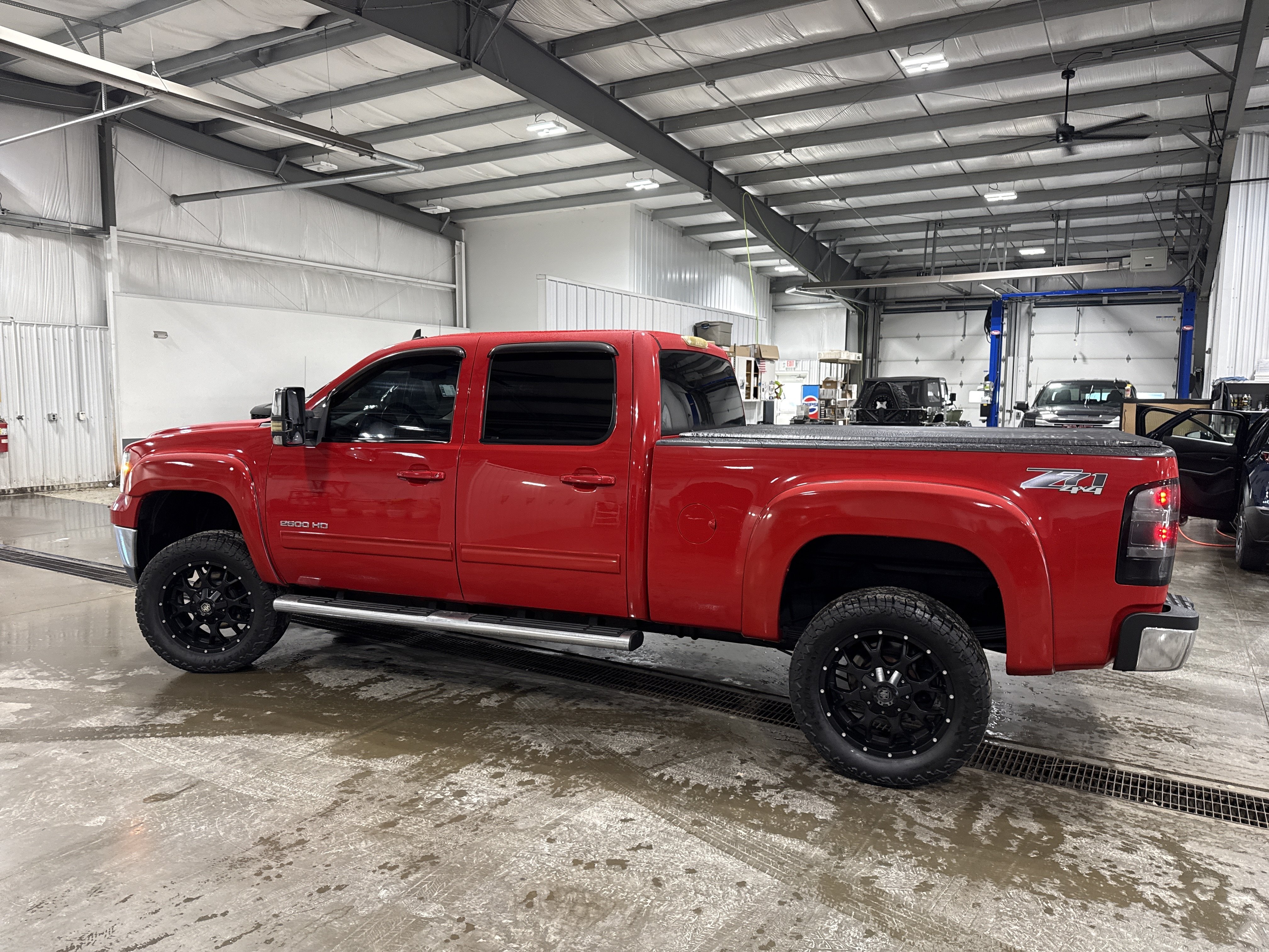 Used 2013 GMC Sierra 2500 SLT w/ SLT Convenience Package AWD/4WD image 5