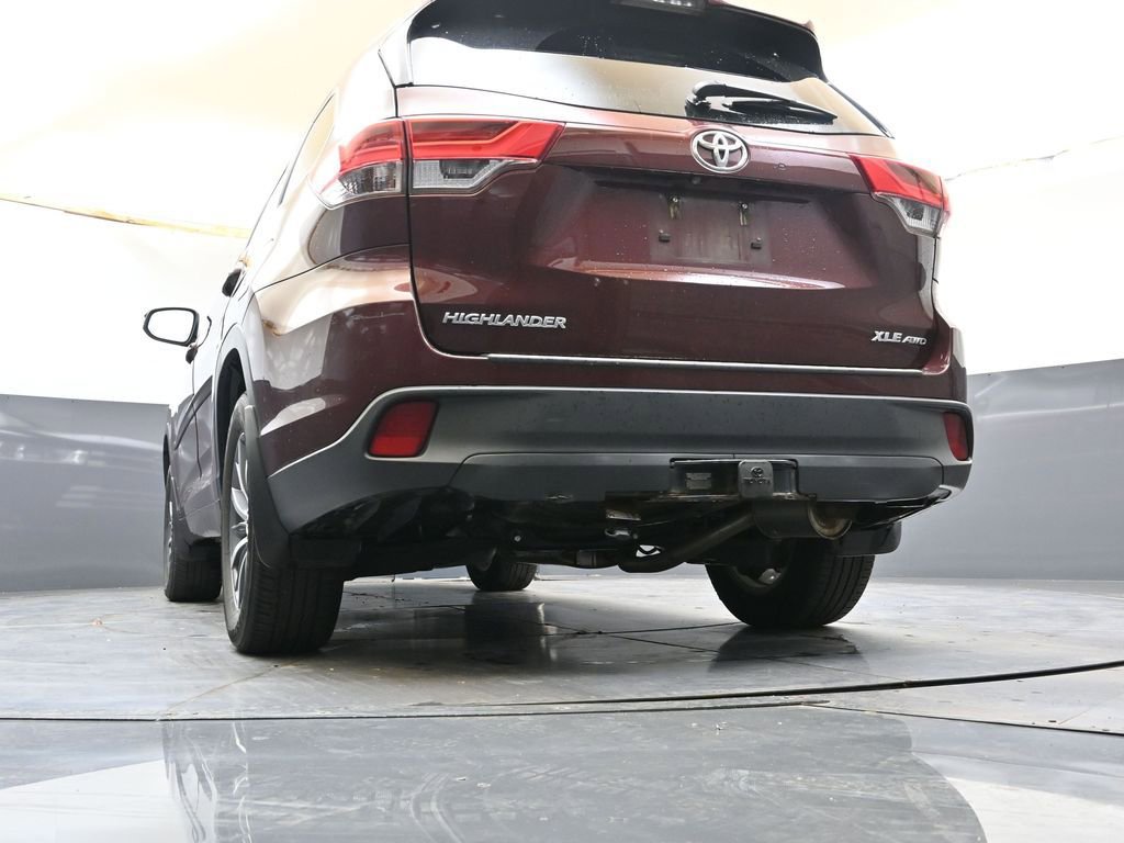 Used 2018 Toyota Highlander XLE AWD/4WD image 33