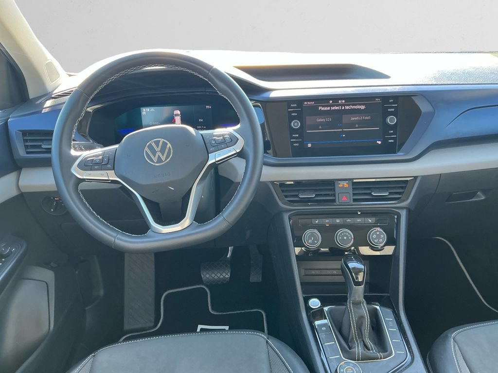 Used 2023 Volkswagen Taos SE w/ Panoramic Sunroof Package AWD/4WD image 10