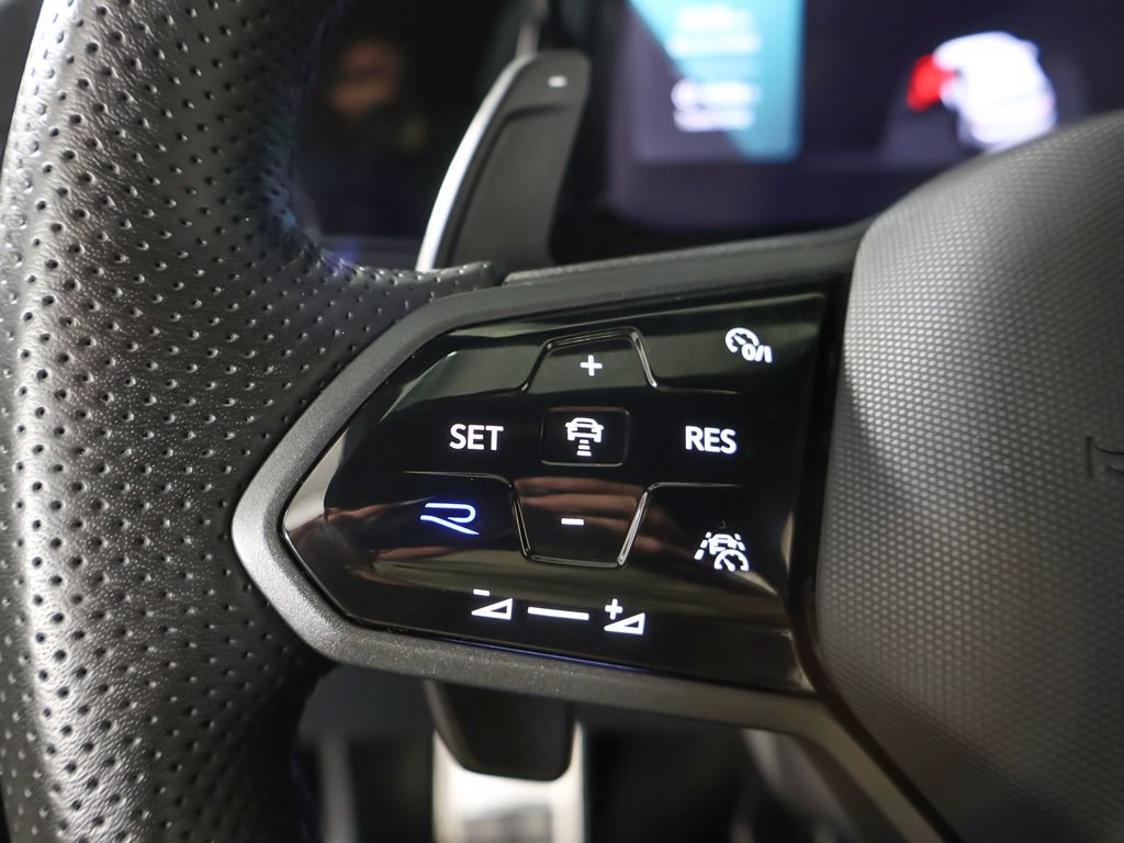 Used 2024 Volkswagen Golf R AWD/4WD image 42