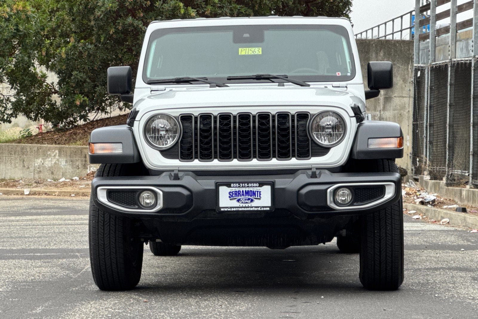 Used 2025 Jeep Gladiator Sport AWD/4WD image 12