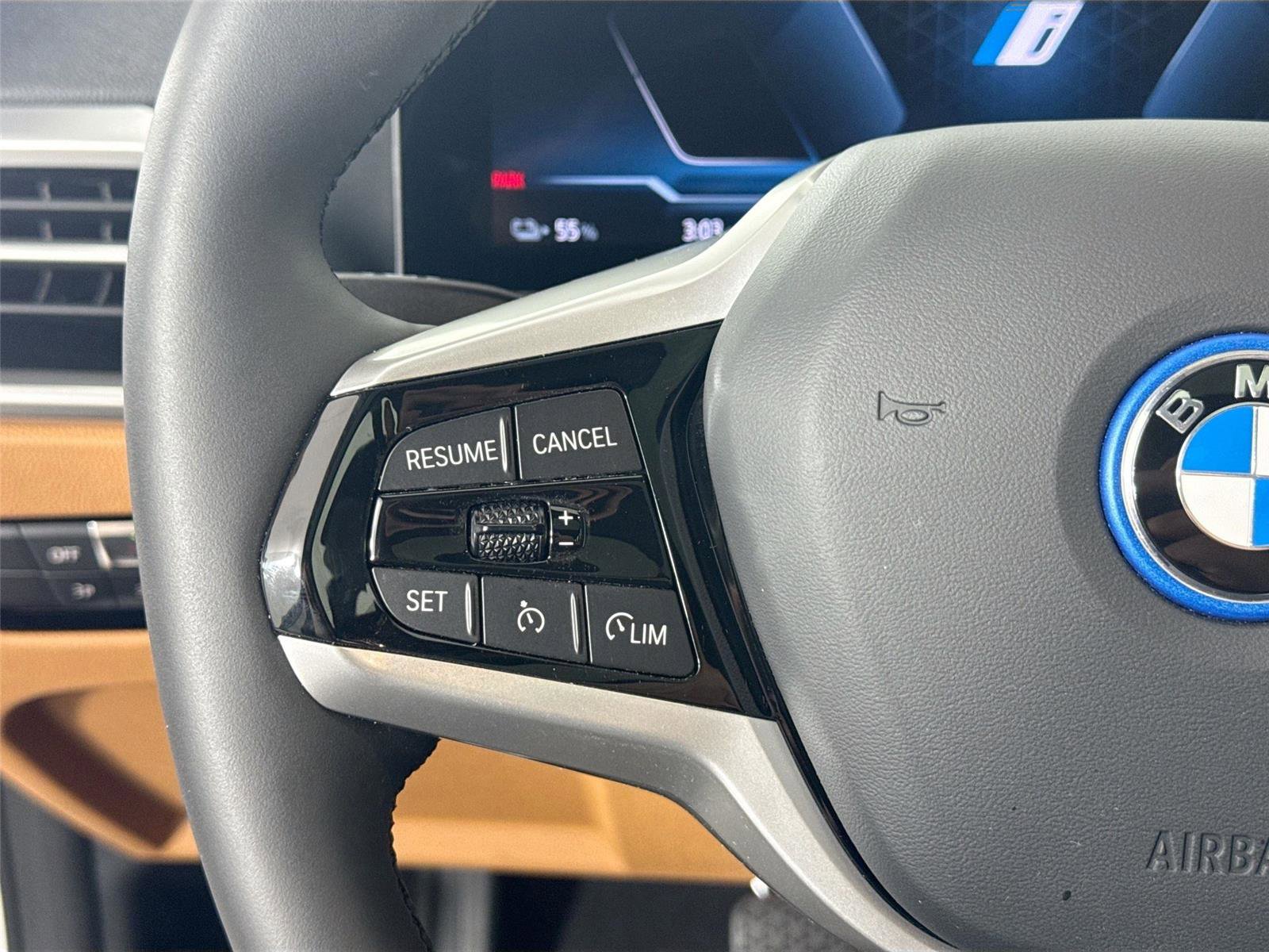 Used 2025 BMW i4 eDrive40 w/ Premium Package image 17