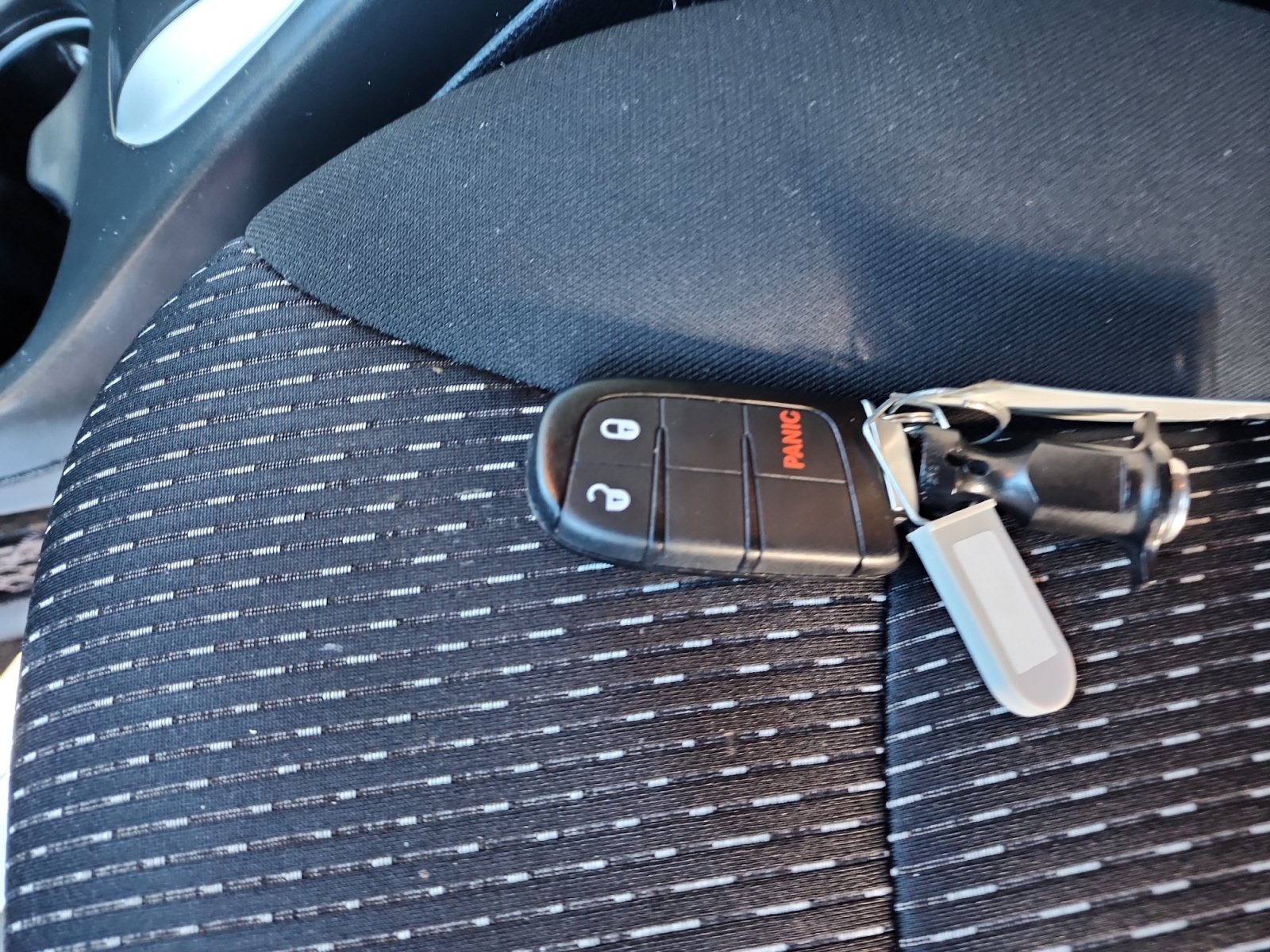 Used 2020 Dodge Journey SE w/ SE Popular Equipment Group FWD image 26