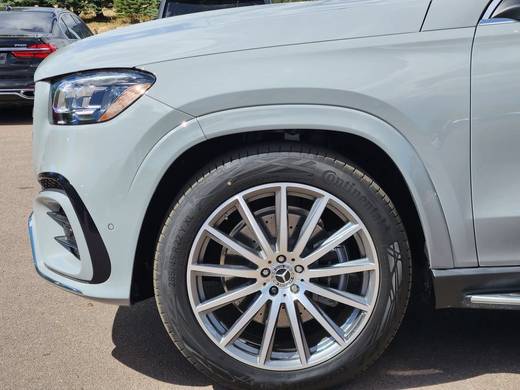 New 2026 Mercedes-Benz GLS 580 4MATIC image 9