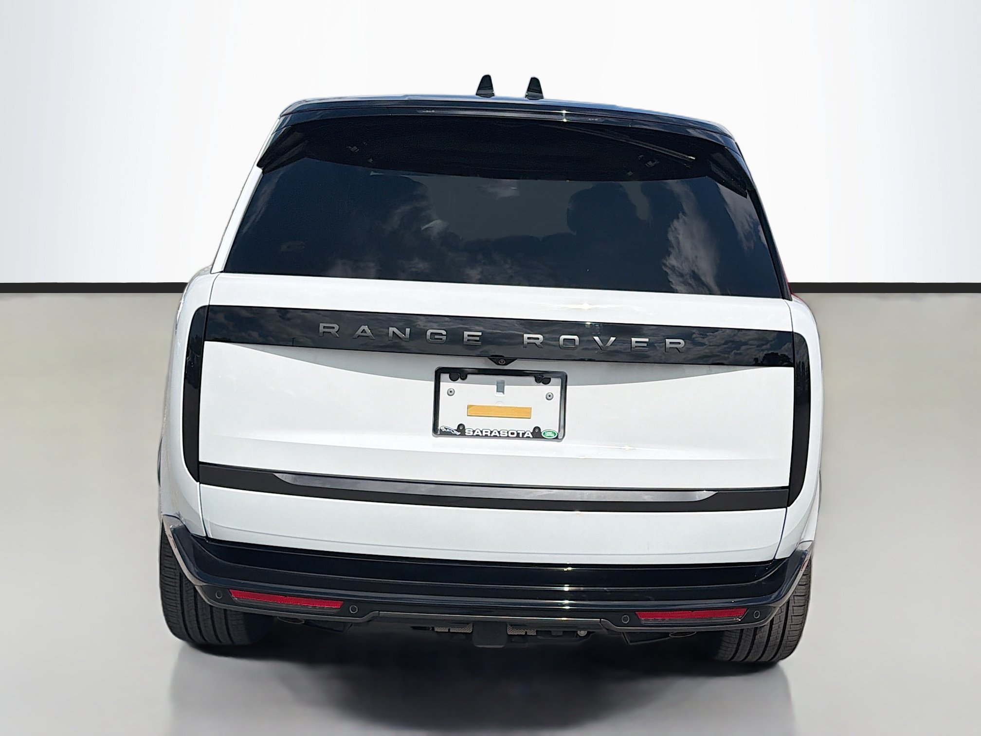 New 2026 Land Rover Range Rover Long Wheelbase SE AWD/4WD image 4