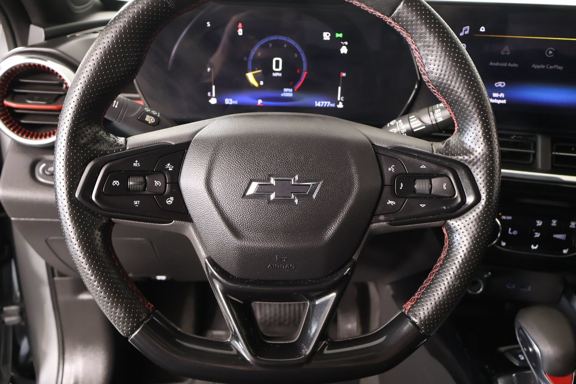 Used 2026 Chevrolet Trax RS w/ Sunroof Package FWD image 3