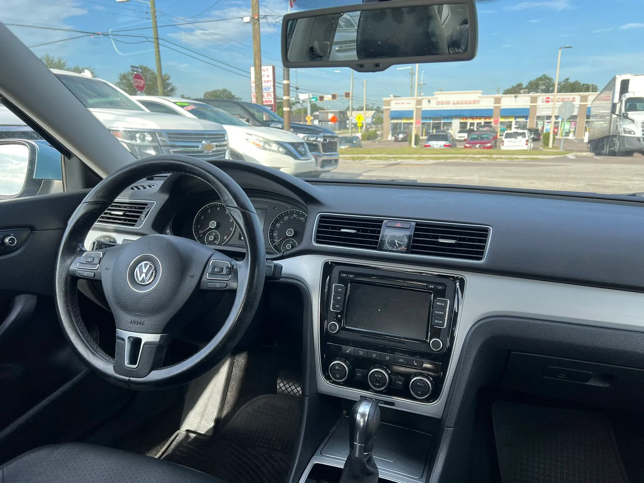 Used 2012 Volkswagen Passat 2.5 SE FWD image 12