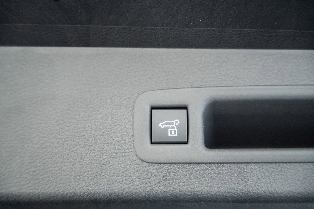 New 2026 Toyota Sienna XLE AWD/4WD image 11