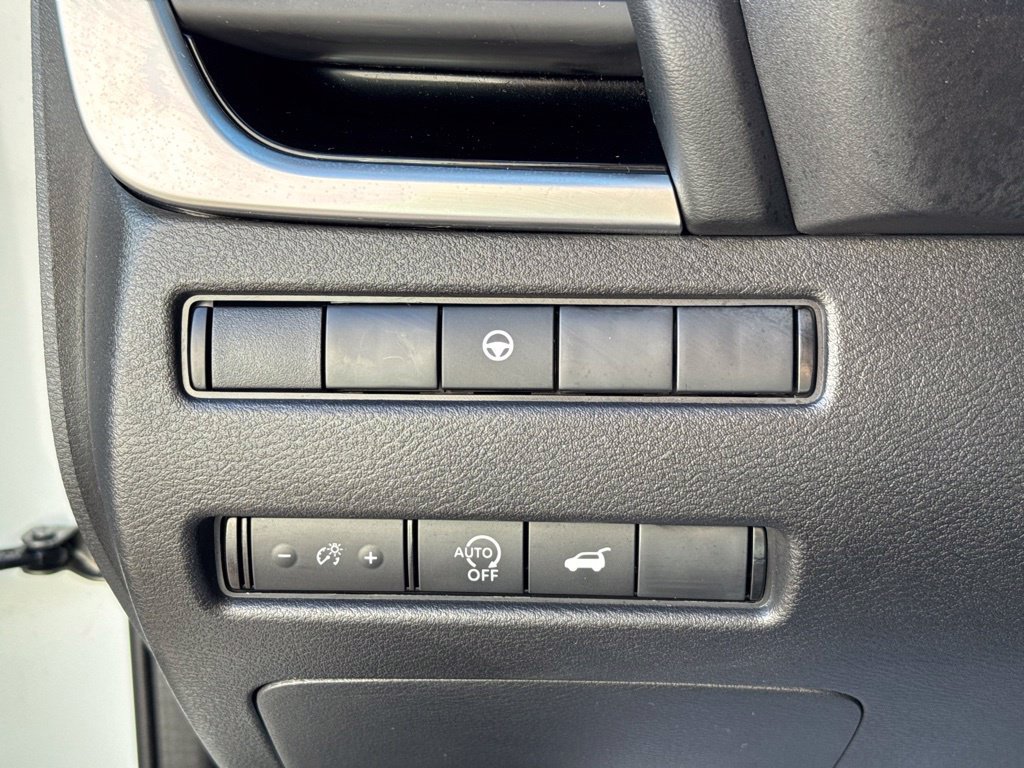 Used 2025 Nissan Rogue SV w/ Rock Creek Premium Package AWD/4WD image 18