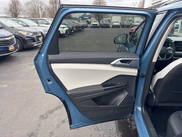 New 2026 Volkswagen Taos SE image 42