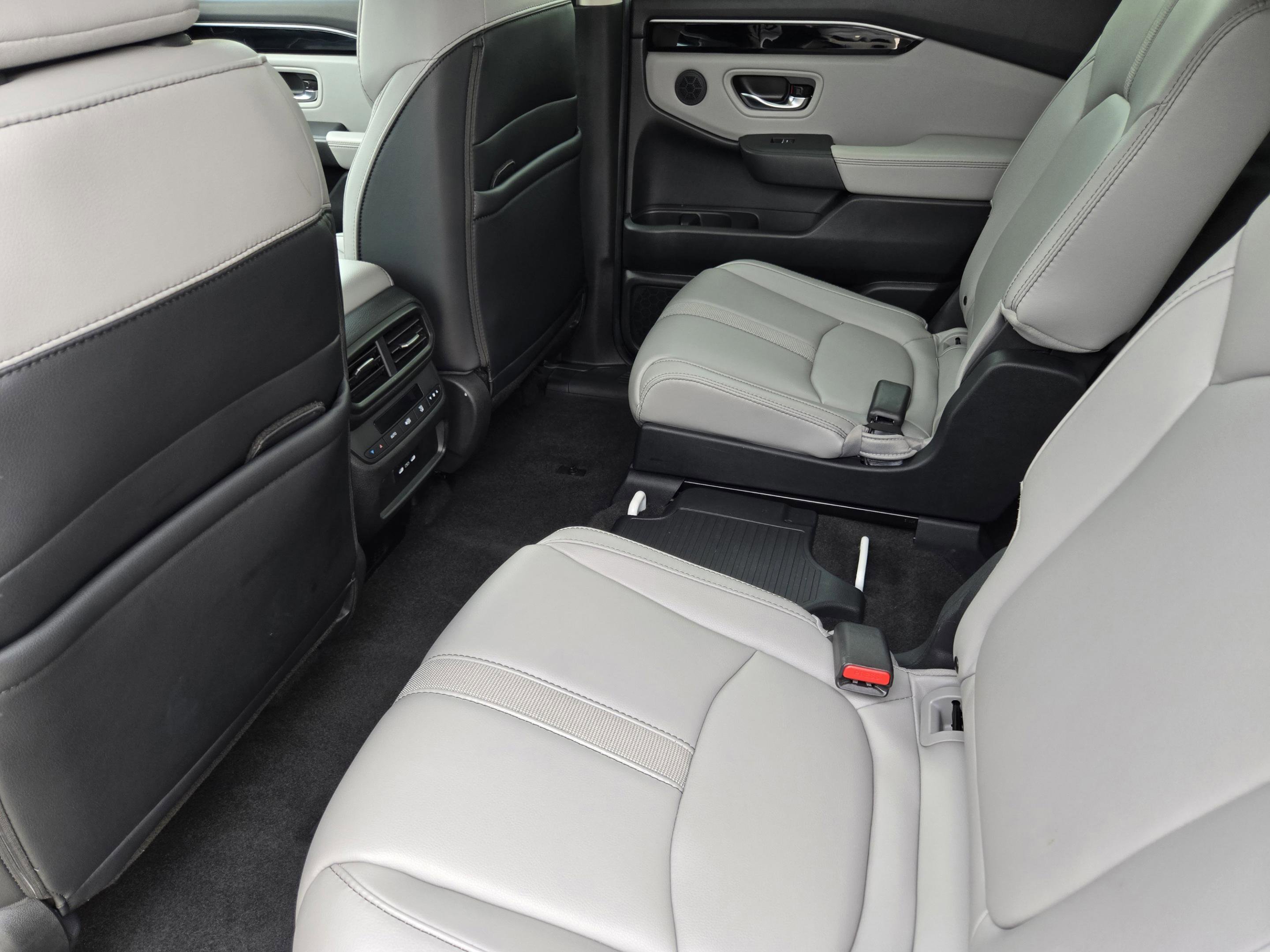 Certified 2025 Honda Pilot Touring image 26