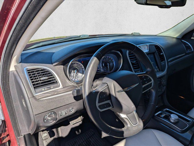Used 2013 Chrysler 300 C RWD image 12
