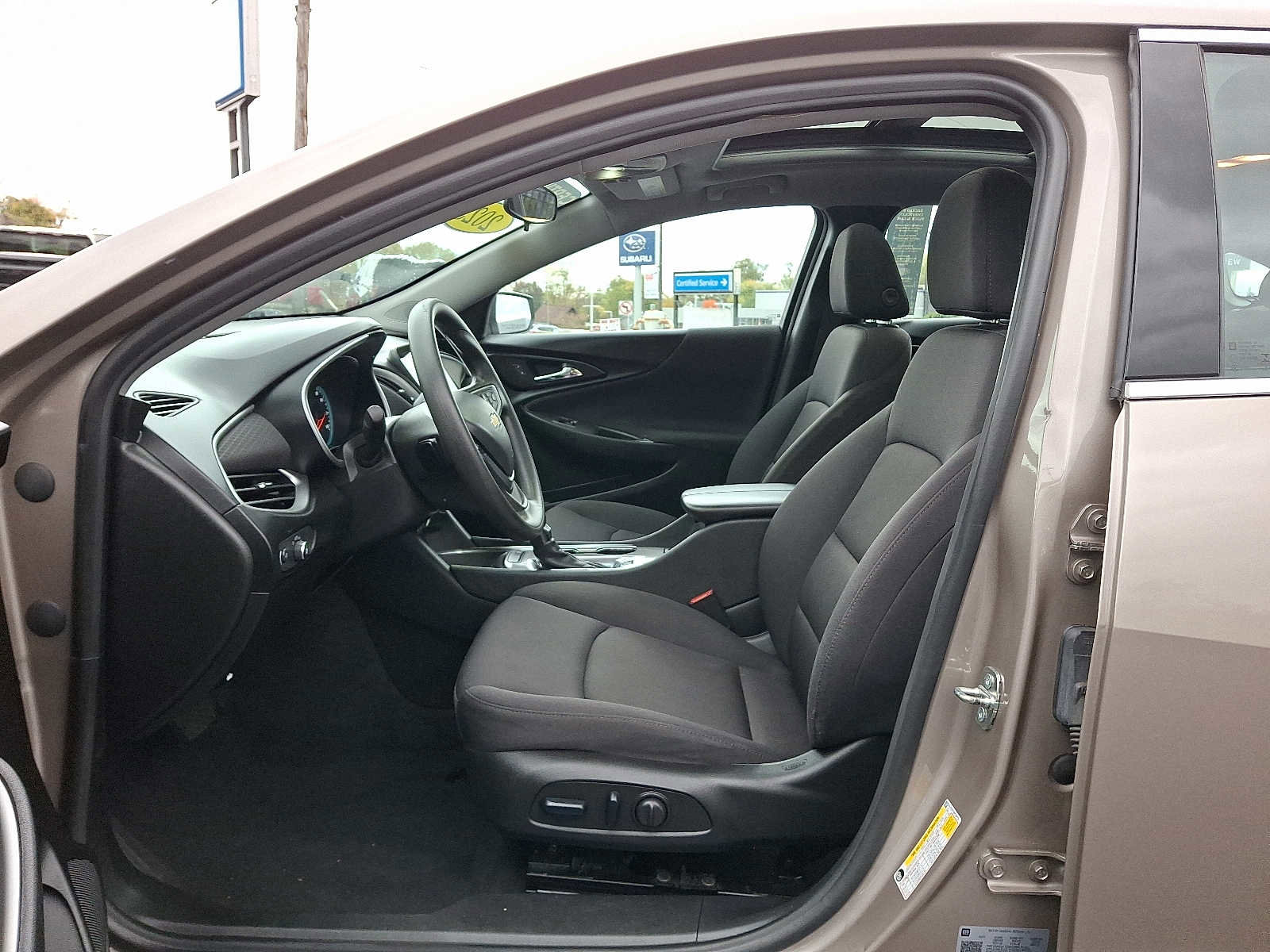 Used 2023 Chevrolet Malibu LT image 16