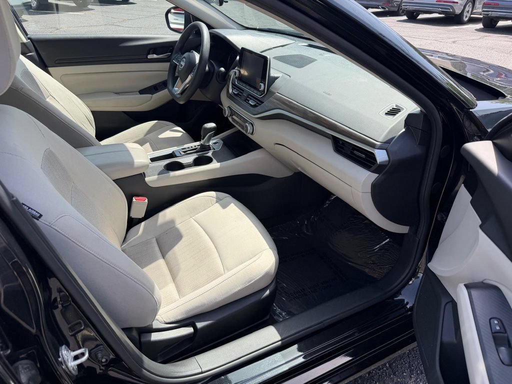 Used 2025 Nissan Altima 2.5 SV FWD image 27