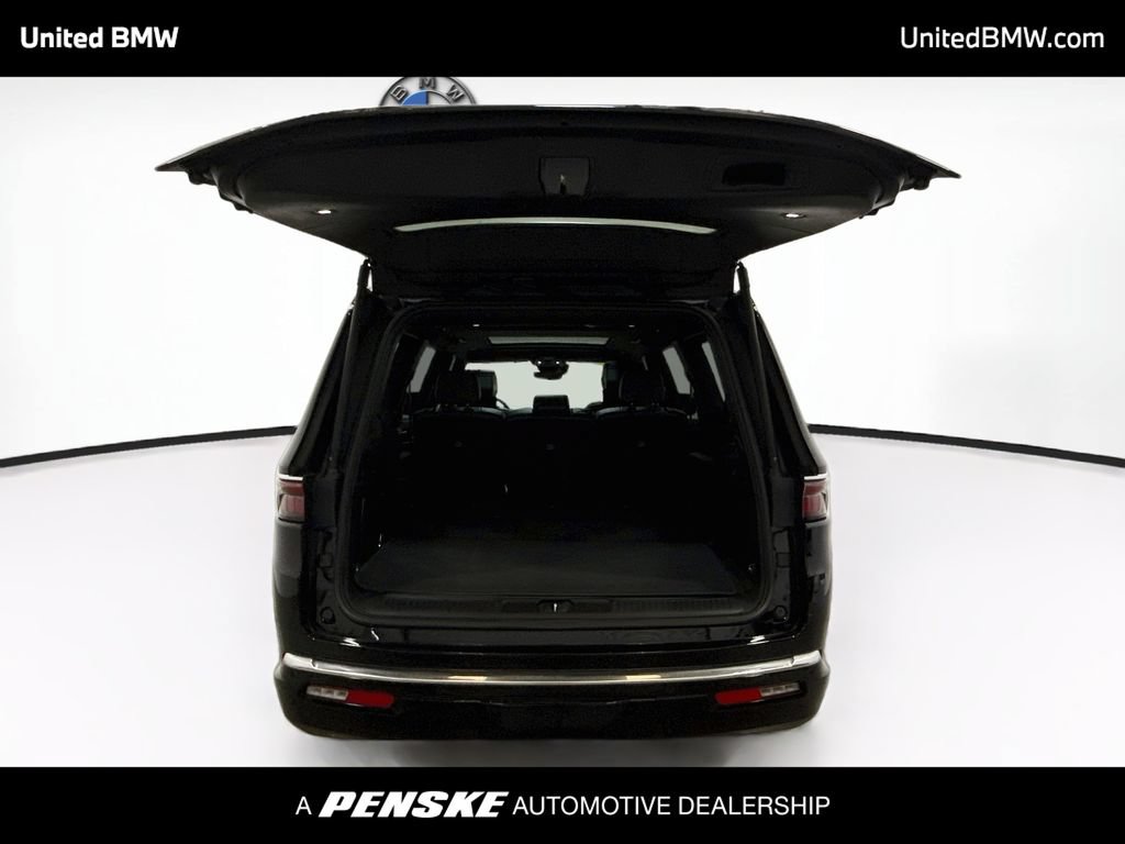 Used 2023 Jeep Wagoneer 4WD w/ Premium Group I image 14