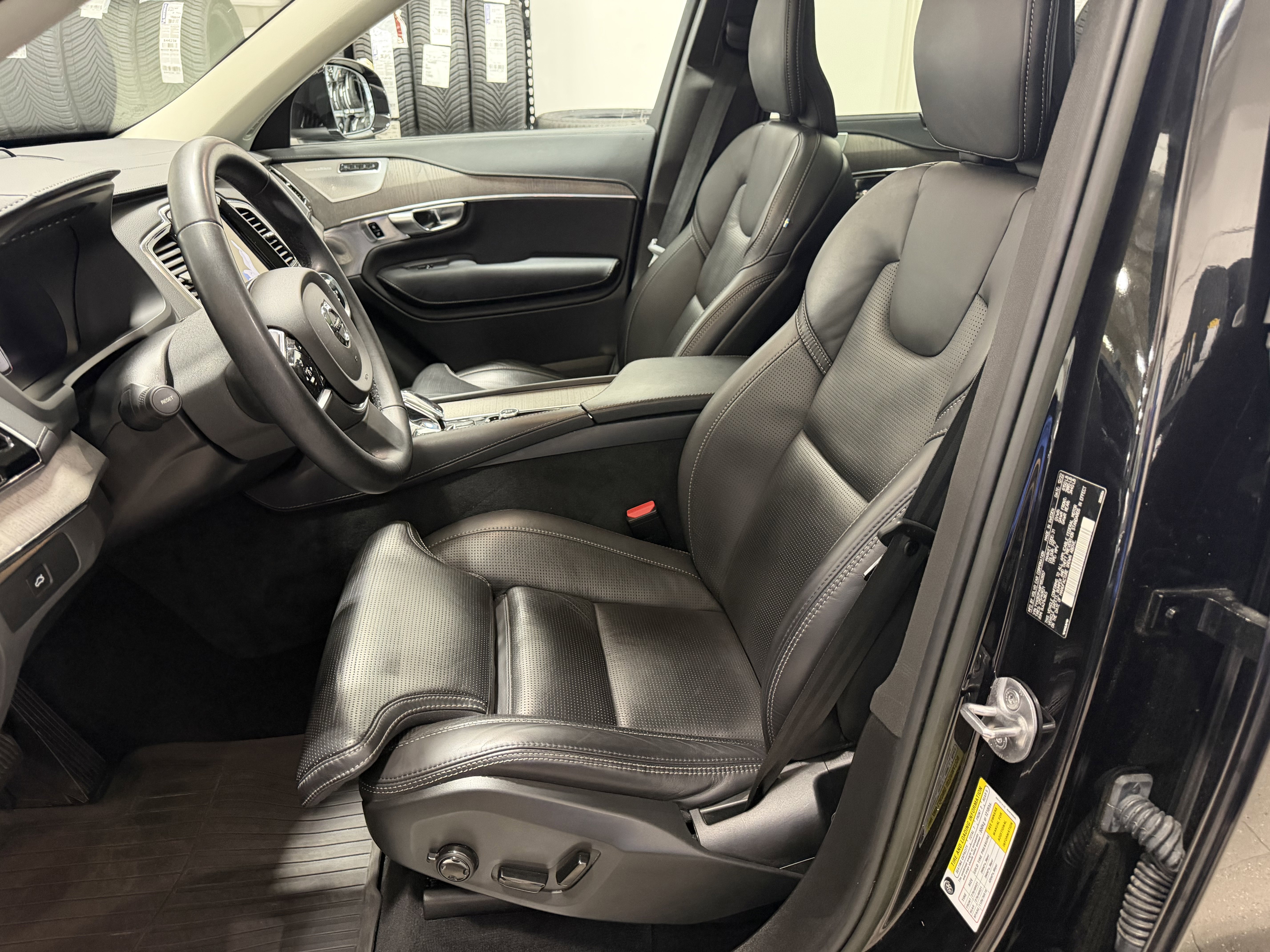 Used 2023 Volvo XC90 B6 Ultimate w/ Protection Package image 12