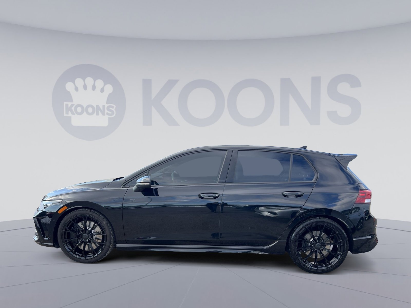 Used 2025 Volkswagen Golf R Black Edition image 2