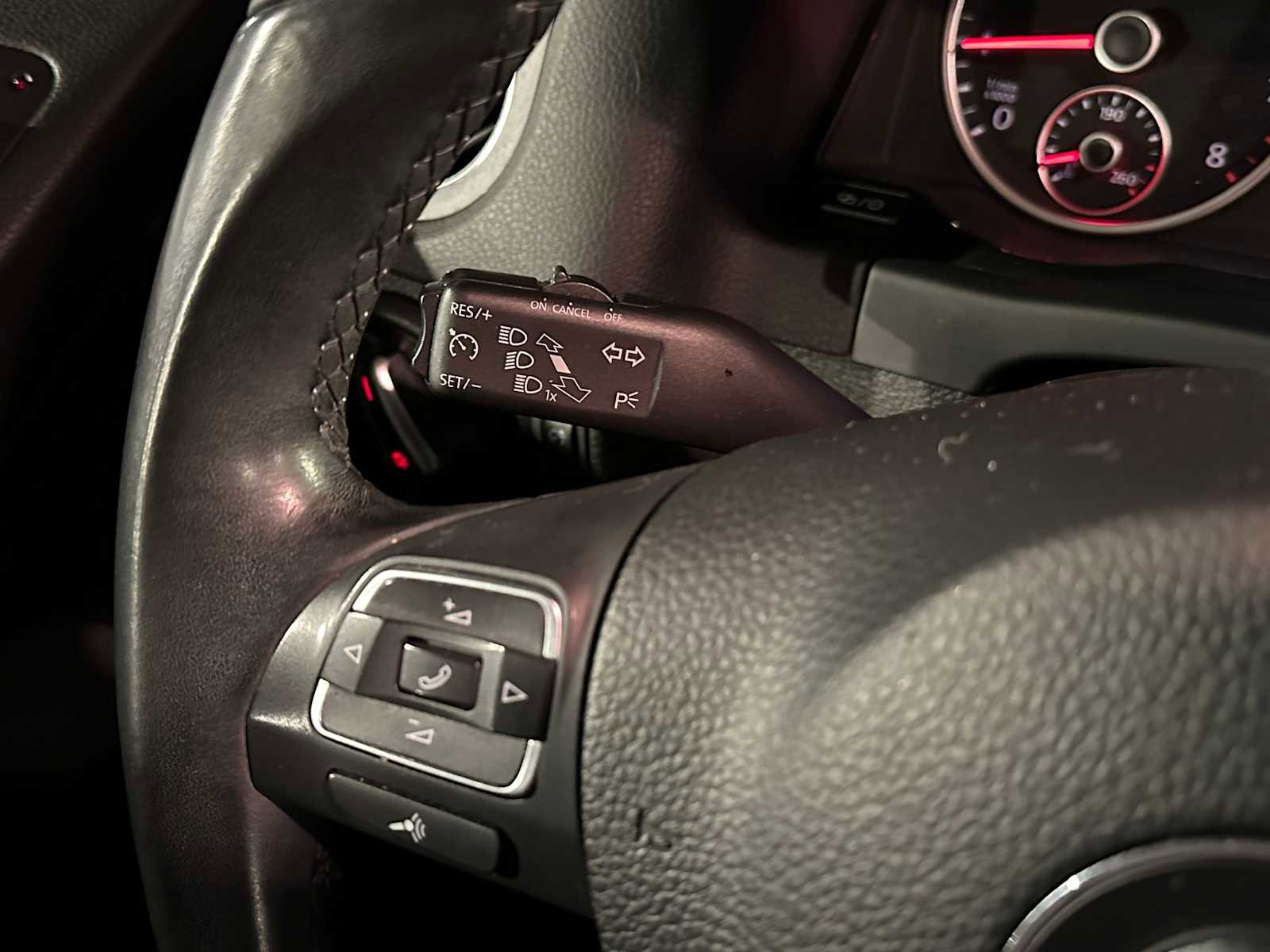 Used 2017 Volkswagen Tiguan S image 32