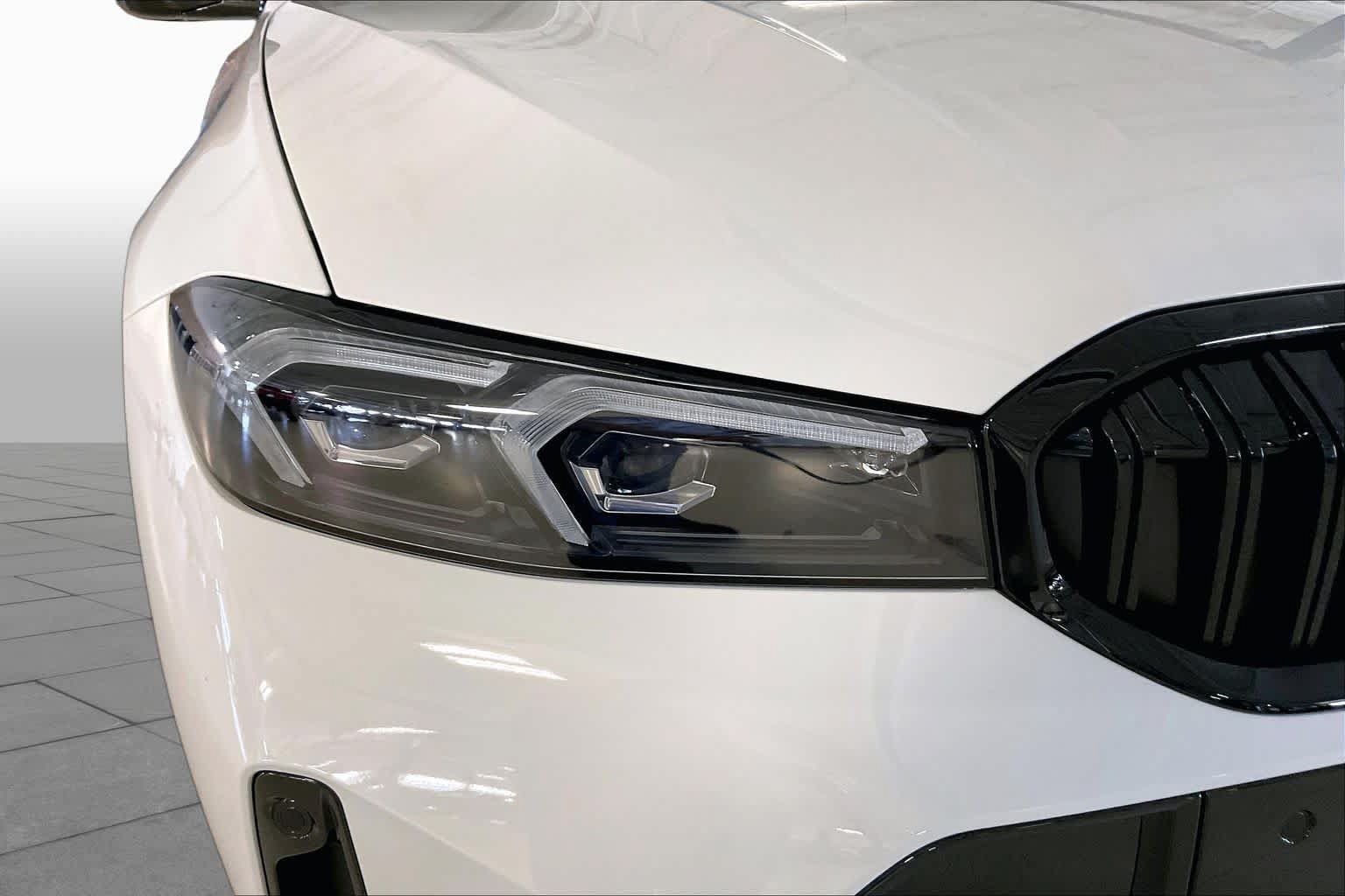 New 2026 BMW 330i xDrive Sedan w/ M Sport Package AWD/4WD image 13