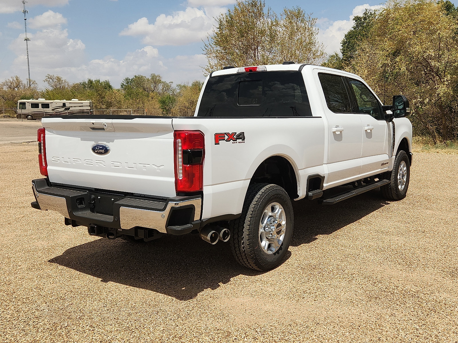 New 2026 Ford F250 XLT w/ XLT Premium Package AWD/4WD image 4