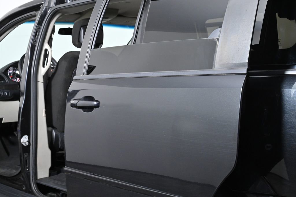 Used 2016 Dodge Grand Caravan SXT image 20