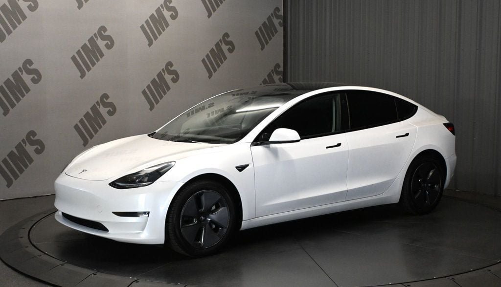 Used 2023 Tesla Model 3 Standard Range RWD image 1