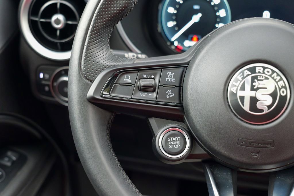 Used 2024 Alfa Romeo Stelvio Ti w/ Performance Driving Package image 44